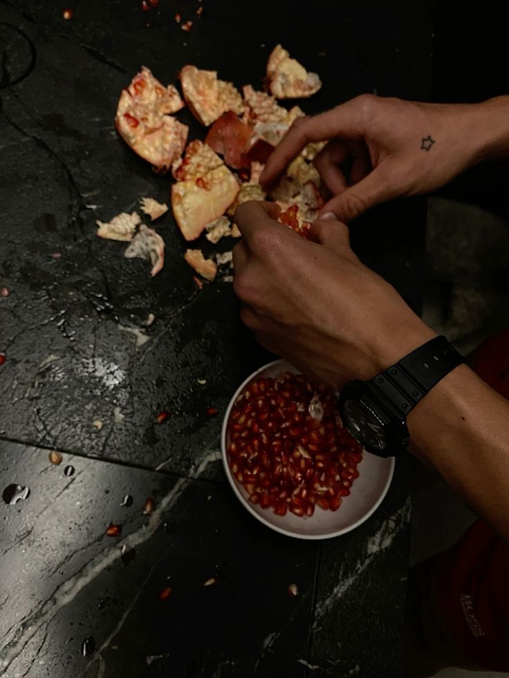Peeling pomegranates